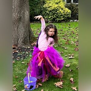 Sara Sanderson witch costume